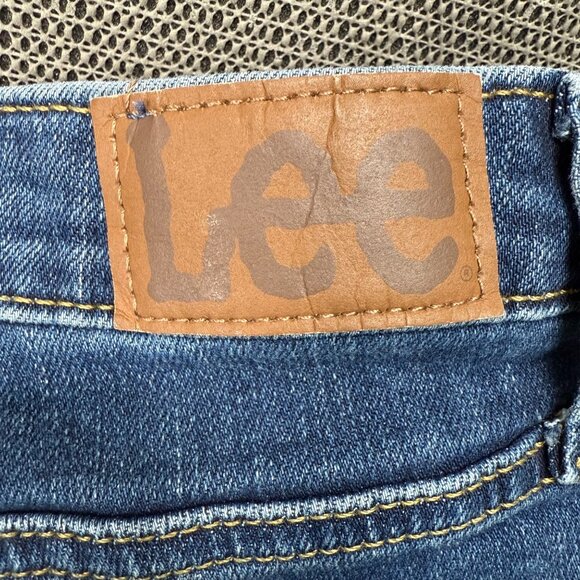 Lee Womens Size 18M Blue Regular Fit Boot Cut Mid Rise Jeans Denim - Picture 10 of 10